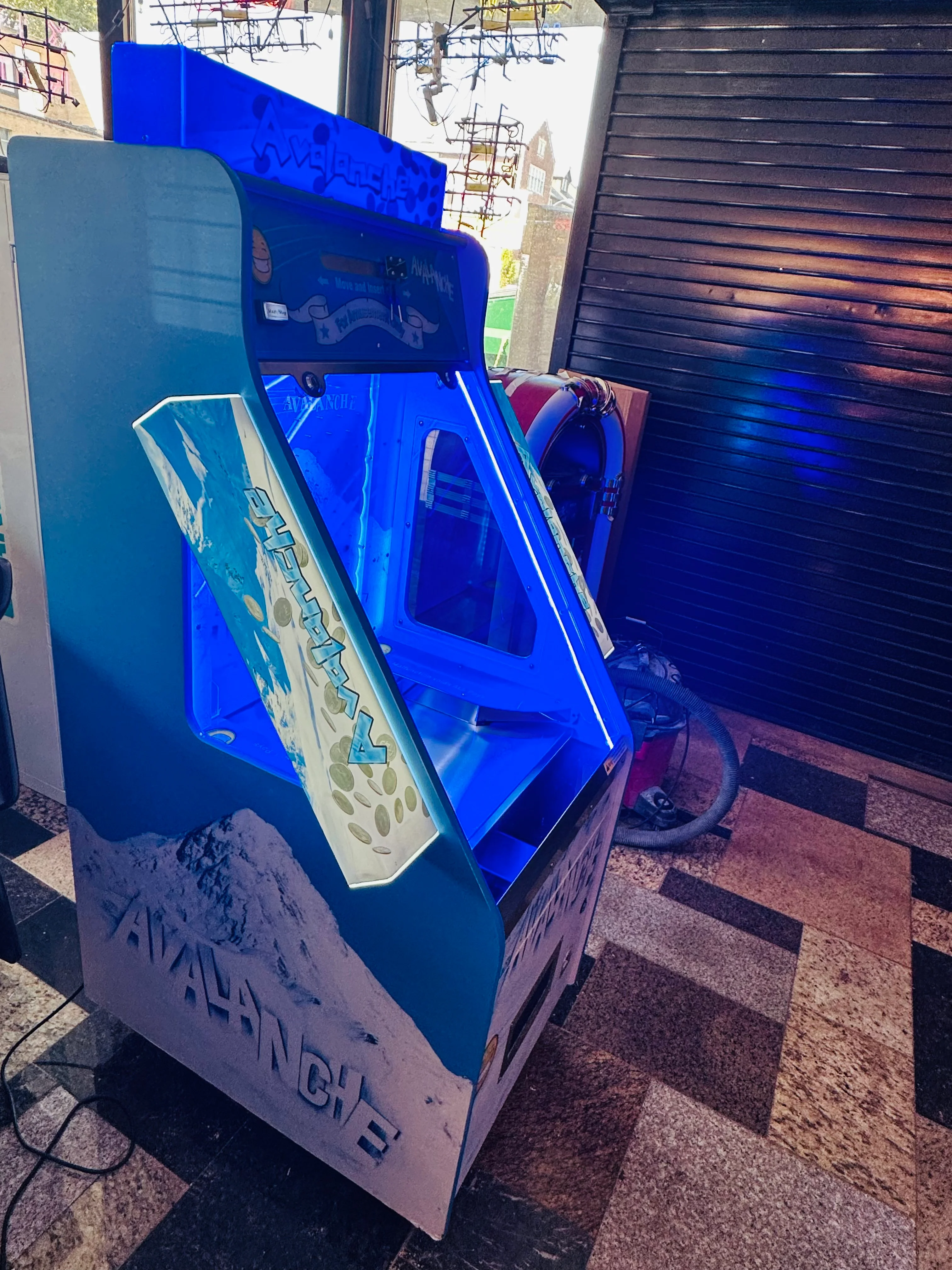 Avalanche Coin Pusher Arcade Machine – Fully Working, Great for Home or Business - Image 4
