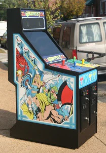 GAUNTLET ARCADE VIDEO GAME, LOTS OF NEW PARTS, LOOKS EXTRA SHARP-HEAVY DUTY, COIN OPERATED, COMMERCIAL GRADE WITH FREE PLAY OPTION - Image 3