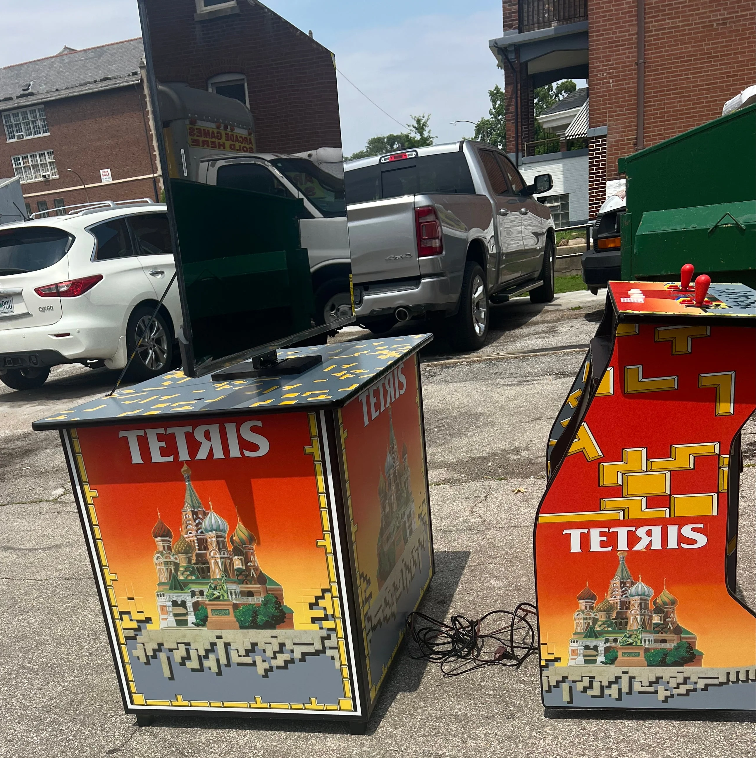 Giant Tetris Pedestal 2 or 4 Player Arcade - You can install up to 5000 games - Choose your own custom graphics and logo - Image 5