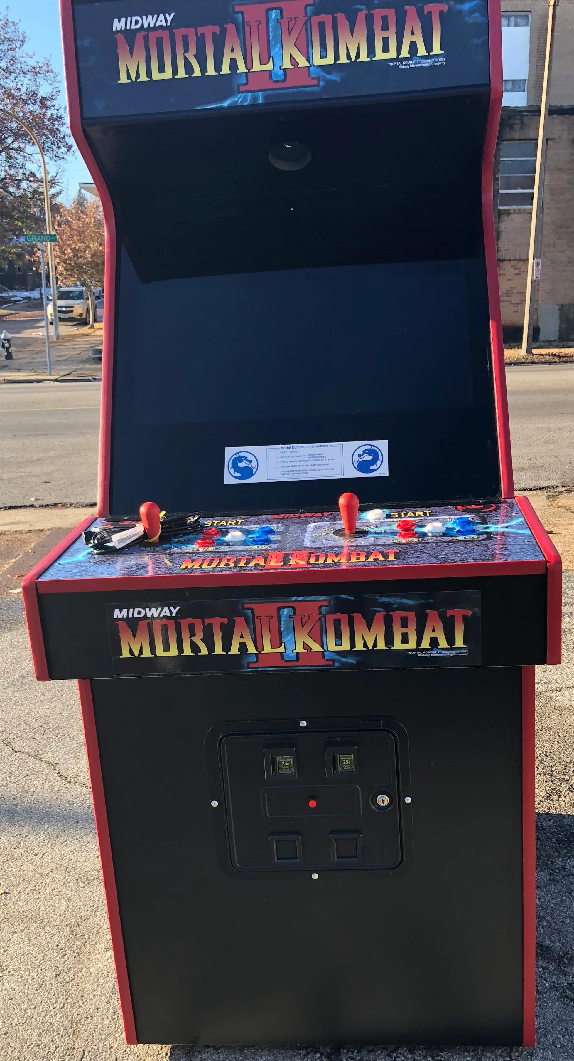 MORTAL KOMBAT 2 ARCADE WITH LOTS OF NEW PARTS-EXTRA SHARP-HEAVY DUTY, COIN OPERATED, COMMERCIAL GRADE WITH FREE PLAY OPTION - Image 2