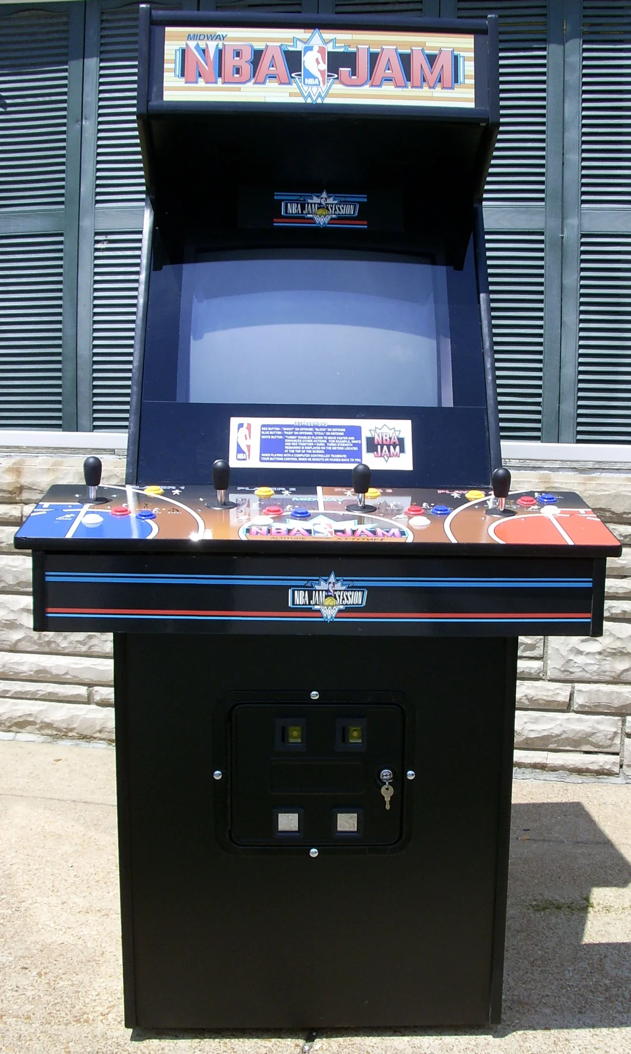NBA JAM Arcade with lots of new parts-Looks new, extra sharp-HEAVY DUTY, COIN OPERATED, COMMERCIAL GRADE WITH FREE PLAY OPTION - Image 4