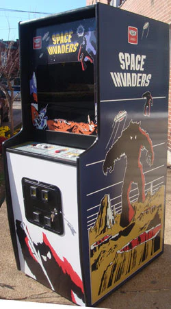 SPACE INVADERS ARCADE GAME WITH LOTS OF NEW PARTA-HEAVY DUTY, COIN OPERATED, COMMERCIAL GRADE WITH FREE PLAY OPTION - Image 4